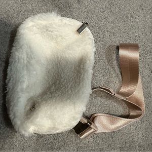 NWT Wantable Sherpa Belt Bag